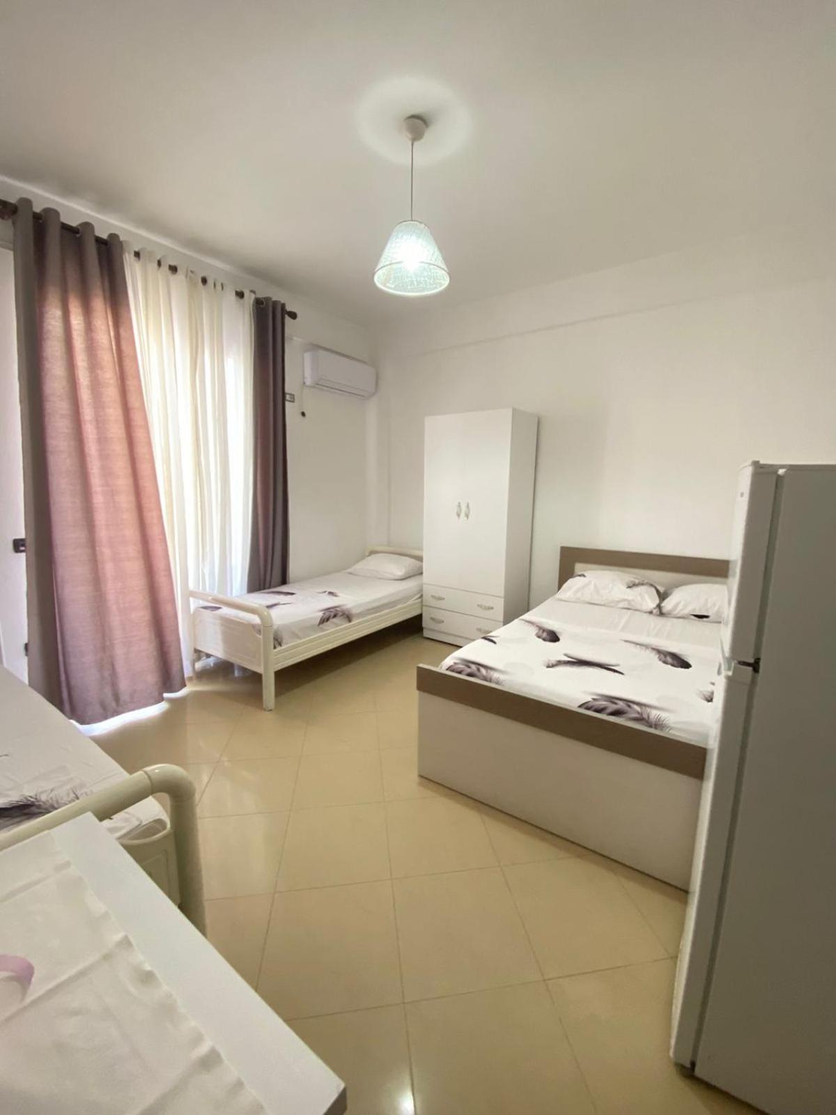 Marra'S Rooms Durrës Extérieur photo