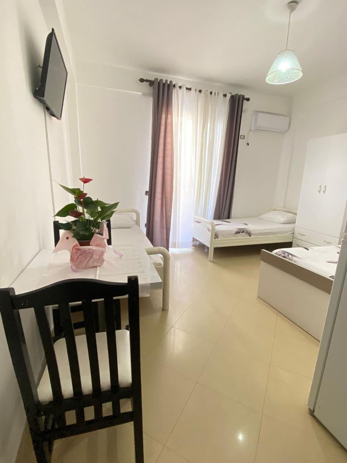 Marra'S Rooms Durrës Extérieur photo